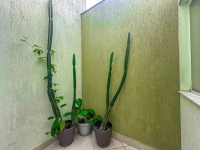 Casa - Sobrado com 4 quartos (sendo 4 suite(s)) a 1000,00 metros praia.