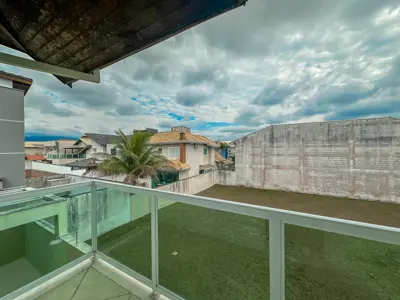 Casa - Sobrado com 4 quartos (sendo 4 suite(s)) a 1000,00 metros praia.