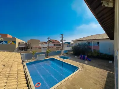 Kitnet - Ampla com 1 quartos  a 0,00 metros praia.