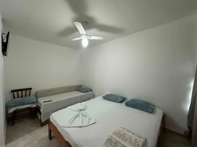 Kitnet - Ampla com 1 quartos  a 0,00 metros praia.