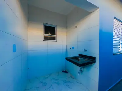 Casa - Térrea com 2 quartos (sendo 1 suite(s)) a 2,70 metros praia.