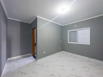 Casa - Térrea com 2 quartos (sendo 1 suite(s)) a 2,70 metros praia.