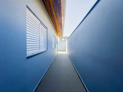 Casa - Térrea com 2 quartos (sendo 1 suite(s)) a 2,70 metros praia.