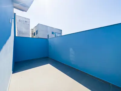 Casa - Térrea com 2 quartos (sendo 1 suite(s)) a 2,70 metros praia.