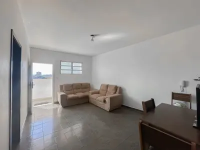 Apartamento - Alto com 3 quartos (sendo 0 suite(s)) a 0,00 metros praia.