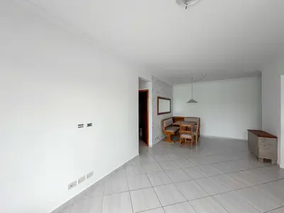 Apartamento - Amplo com 2 quartos (sendo 1 suite(s)) a 0,00 metros praia.