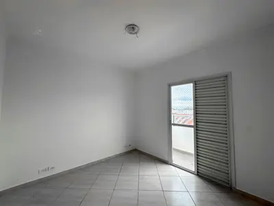 Apartamento - Amplo com 2 quartos (sendo 1 suite(s)) a 0,00 metros praia.