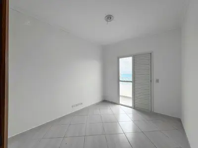 Apartamento - Amplo com 2 quartos (sendo 1 suite(s)) a 0,00 metros praia.