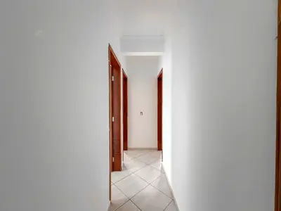 Apartamento - Amplo com 2 quartos (sendo 1 suite(s)) a 0,00 metros praia.