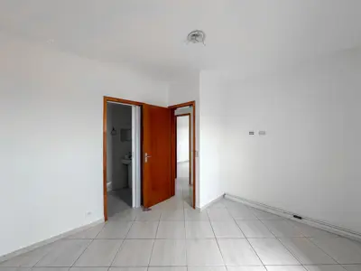 Apartamento - Amplo com 2 quartos (sendo 1 suite(s)) a 0,00 metros praia.