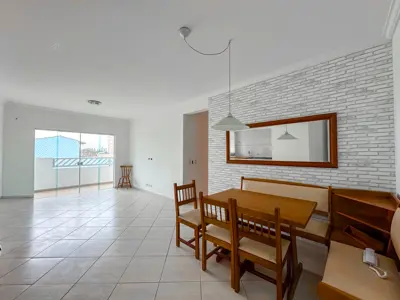 Apartamento - Amplo com 2 quartos (sendo 1 suite(s)) a 0,00 metros praia.