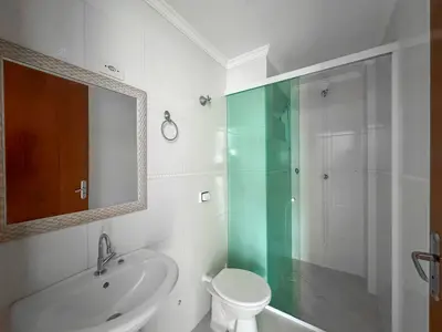 Apartamento - Amplo com 2 quartos (sendo 1 suite(s)) a 0,00 metros praia.