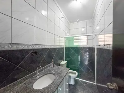 Apartamento - Alto com 3 quartos (sendo 1 suite(s)) a 300,00 metros praia.
