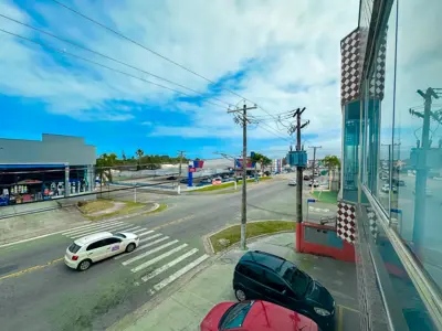 Apartamento - Alto com 3 quartos (sendo 1 suite(s)) a 300,00 metros praia.