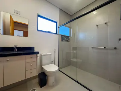 Casa - Sobrado Novo com 4 quartos (sendo 4 suite(s)) a 1500,00 metros praia.
