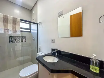 Casa - Sobrado Novo com 4 quartos (sendo 4 suite(s)) a 1500,00 metros praia.