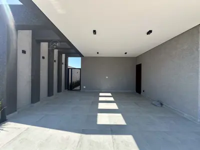 Casa - Sobrado com 4 quartos (sendo 4 suite(s)) a 1500,00 metros praia.