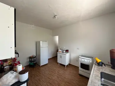 Casa - Sobrado com 3 quartos (sendo 1 suite(s)) a 2000,00 metros praia.