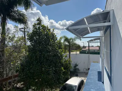 Casa - Sobrado com 3 quartos (sendo 1 suite(s)) a 2000,00 metros praia.
