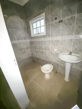 Casa - Térrea com 2 quartos (sendo 0 suite(s)) a 3,00 metros praia.