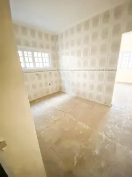 Casa - Térrea com 2 quartos (sendo 0 suite(s)) a 3,00 metros praia.