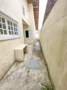 Casa - Térrea com 2 quartos (sendo 0 suite(s)) a 3,00 metros praia.