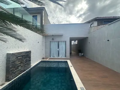 Casa - Térrea com 2 quartos (sendo 1 suite(s)) a 2000,00 metros praia.