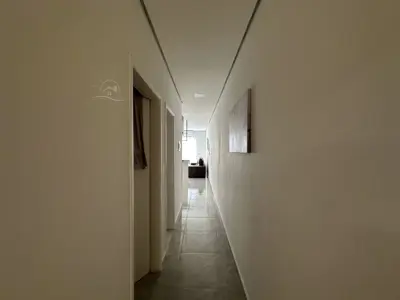 Casa - Térrea com 2 quartos (sendo 1 suite(s)) a 2000,00 metros praia.