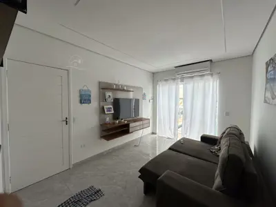 Casa - Térrea com 2 quartos (sendo 1 suite(s)) a 2000,00 metros praia.