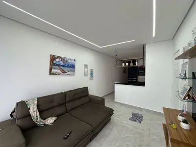 Casa - Térrea com 2 quartos (sendo 1 suite(s)) a 2000,00 metros praia.