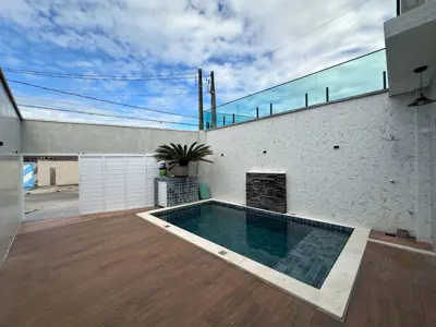 Casa - Térrea com 2 quartos (sendo 1 suite(s)) a 2000,00 metros praia.
