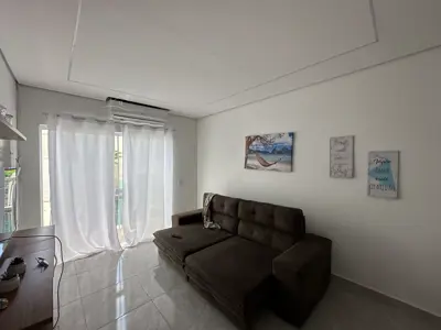 Casa - Térrea com 2 quartos (sendo 1 suite(s)) a 2000,00 metros praia.