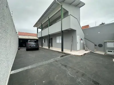 Kitnet - Ampla com 1 quartos (sendo 0 suite(s)) a 100,00 metros praia.