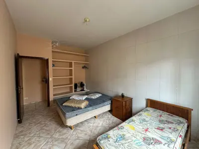 Casa - Térrea com 2 quartos (sendo 0 suite(s)) a 700,00 metros praia.