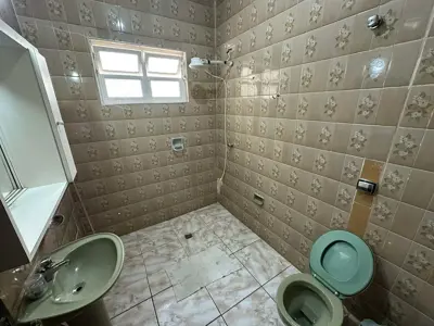 Casa - Térrea com 2 quartos (sendo 0 suite(s)) a 700,00 metros praia.