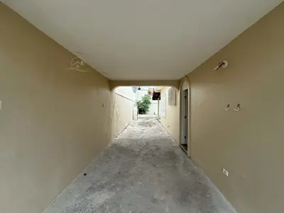 Casa - Térrea com 2 quartos (sendo 0 suite(s)) a 700,00 metros praia.