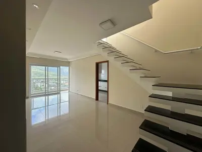 Apartamento - Cobertura com 3 quartos (sendo 2 suite(s)) a 400,00 metros praia.