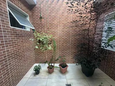 Casa - Térrea com 3 quartos (sendo 1 suite(s)) a 700,00 metros praia.