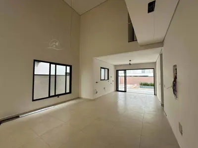 Casa - Sobrado Novo com 3 quartos (sendo 3 suite(s)) a 1300,00 metros praia.