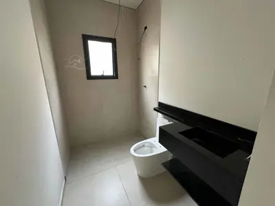 Casa - Sobrado Novo com 3 quartos (sendo 3 suite(s)) a 1300,00 metros praia.