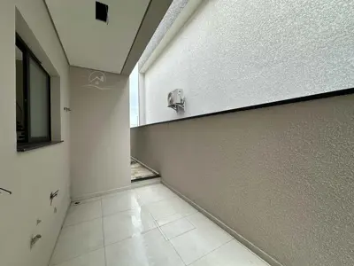 Casa - Sobrado Novo com 3 quartos (sendo 3 suite(s)) a 1300,00 metros praia.