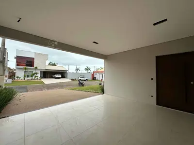 Casa - Sobrado Novo com 3 quartos (sendo 3 suite(s)) a 1300,00 metros praia.