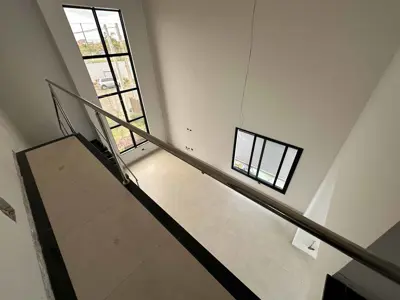 Casa - Sobrado Novo com 3 quartos (sendo 3 suite(s)) a 1300,00 metros praia.