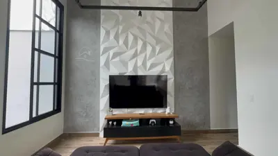 Casa - Térrea com 2 quartos (sendo 1 suite(s)) a 800,00 metros praia.