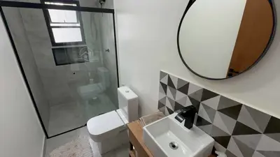 Casa - Térrea com 2 quartos (sendo 1 suite(s)) a 800,00 metros praia.