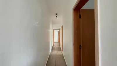 Casa - Térrea com 2 quartos (sendo 1 suite(s)) a 800,00 metros praia.