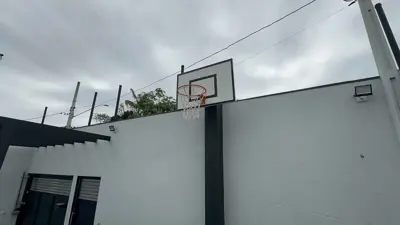 Casa - Térrea com 2 quartos (sendo 1 suite(s)) a 800,00 metros praia.