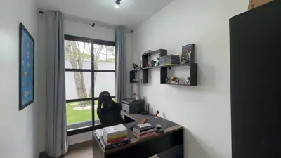 Casa - Térrea com 2 quartos (sendo 1 suite(s)) a 800,00 metros praia.