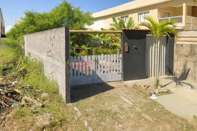 Terreno - Amplo com  quartos  a 900,00 metros praia.