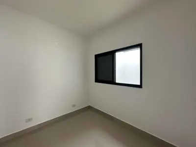 Casa - Térrea com 2 quartos (sendo 1 suite(s)) a 1200,00 metros praia.